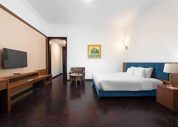 Tuan Chau 4* Hạ Long