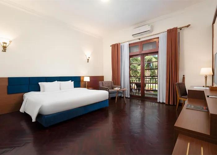 Tuan Chau Khu nghỉ mát 4*