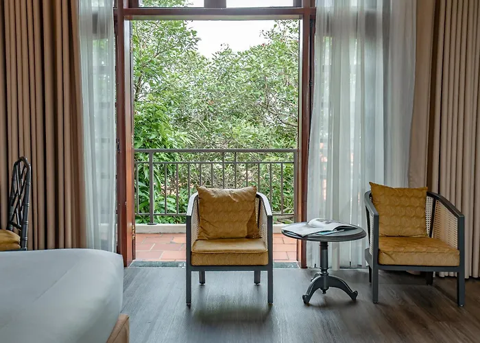 Tuan Chau Khu nghỉ mát 4*