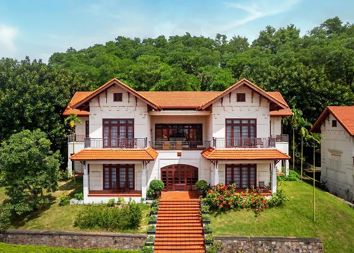Tuan Chau Resort 4*