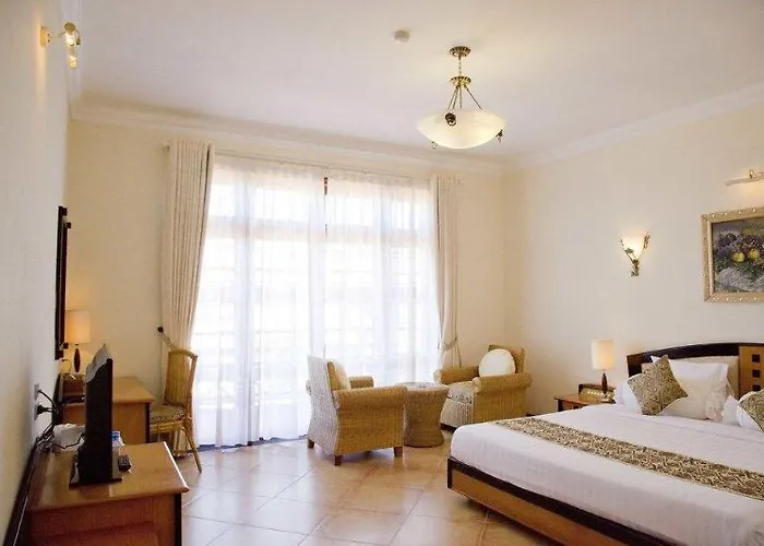 Tuan Chau 4* Hạ Long
