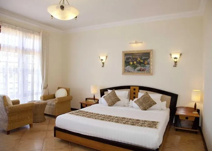 Tuan Chau 4* Hạ Long